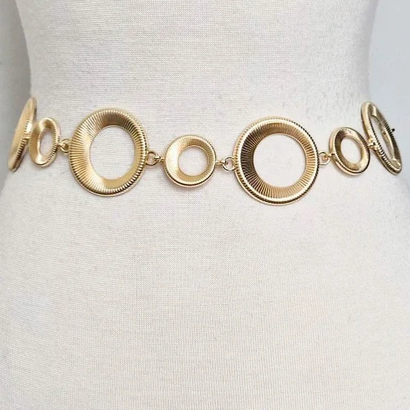 Gold Textured Metal Circle Link Waist Chain Statement Belt - Picture 2 of 2